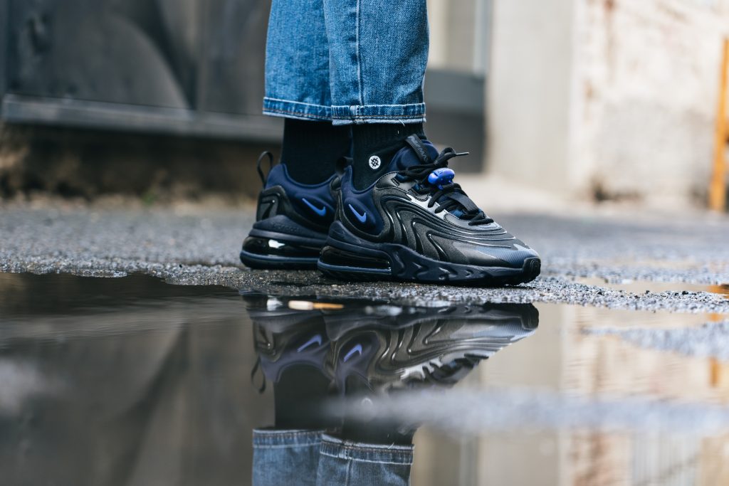 Nike Men's Air Max 270 React Shoes, Black
